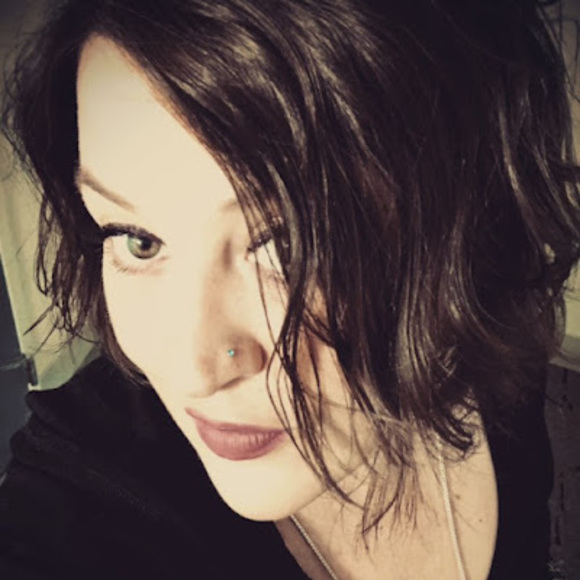 Meet your Posher, Karey - Picture 1 of 1